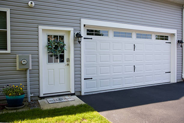 24/7 Emergency Garage Door Panel Replacement experts in West Menlo Park, CA